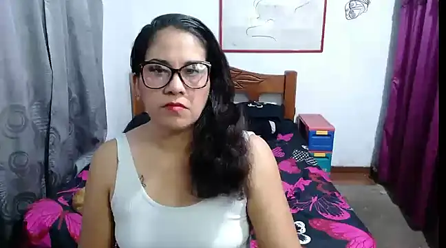 Mistresskloe01 online show from January 2025 12:31:01 PM