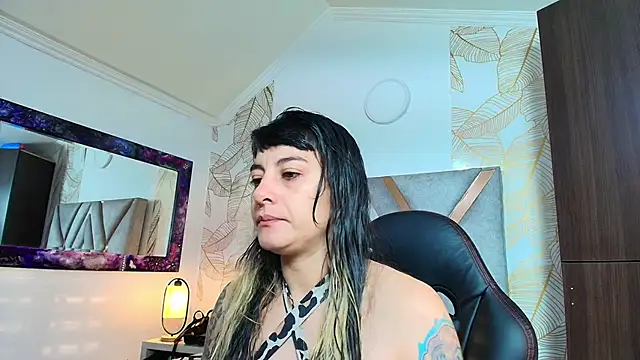 Naughty Kittenm online show from February 2026 11:43:02 AM