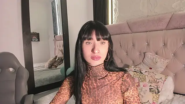 laurem-paulette online show from February 2026 05:43:02 PM