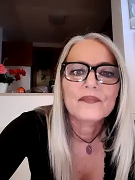 kikkastar online show from December 2024 08:21:02 PM