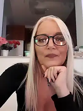 kikkastar online show from January 2025 08:24:01 PM