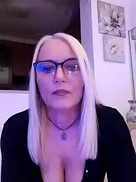 kikkastar online show from February 2025 07:44:02 PM