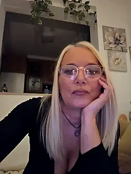 kikkastar online show from February 2025 09:03:02 PM