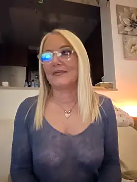 kikkastar online show from February 2025 08:25:02 PM