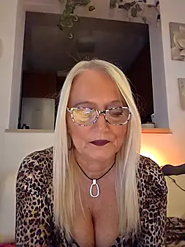 kikkastar online show from October 2025 08:07:01 PM