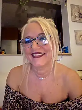 kikkastar online show from December 2025 08:47:01 PM