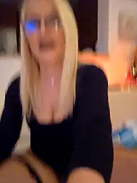 kikkastar online show from December 2025 09:02:01 PM