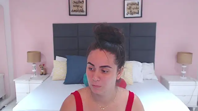 Snapshot of MadisonJenner chatting on January 2025 02:42:02 PM MadisonJenner online show from January 2025 02:42:02 PM