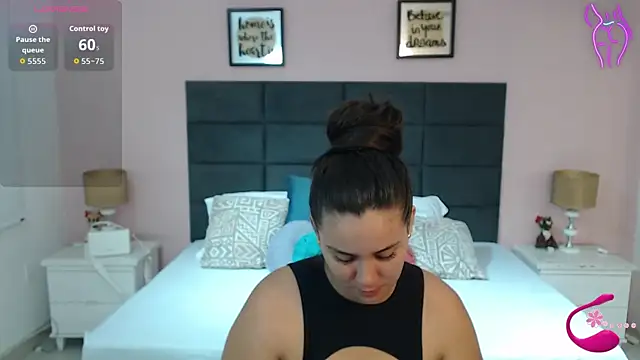 Snapshot of MadisonJenner chatting on October 2025 11:29:01 AM MadisonJenner online show from October 2025 11:29:01 AM