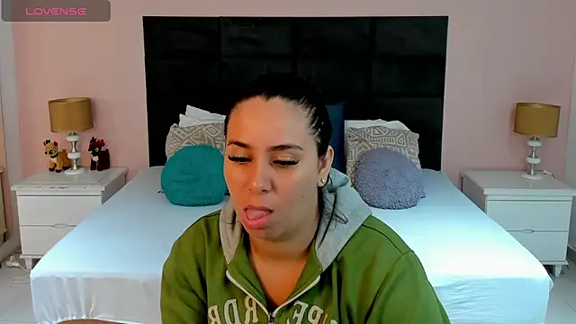 MadisonJenner online show from December 2025 12:03:02 PM