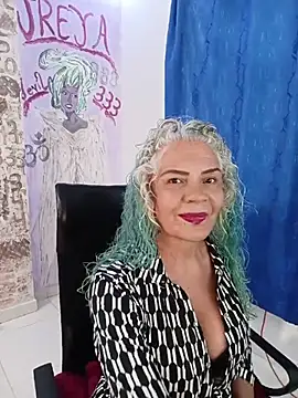 freyadevil333 online show from June 2026 01:55:02 PM