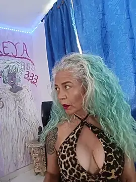 freyadevil333 online show from July 2026 06:47:01 PM