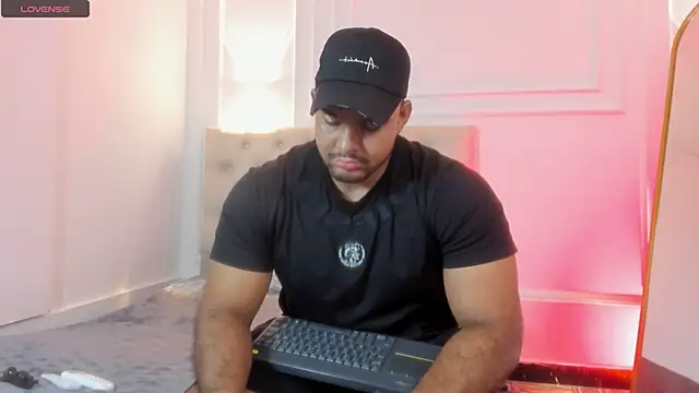 Big furry bear13 online show from January 2026 04:54:02 PM