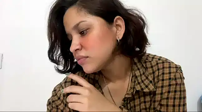 Snapshot of Annie_Catt_ chatting on January 2025 08:32:02 PM Annie Catt online show from January 2025 08:32:02 PM