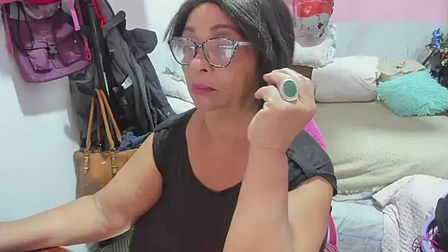 Mrs mommy  online show from April 2026 05:40:01 PM