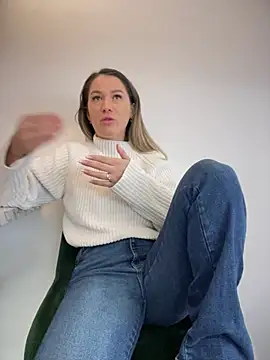 HotXMom online show from February 2025 04:50:02 AM