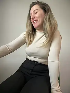 HotXMom online show from March 2025 07:19:01 AM