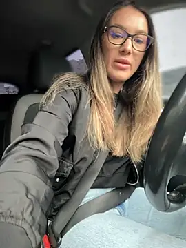 HotXMom online show from September 2025 05:29:02 AM