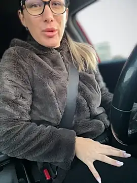 HotXMom online show from September 2025 04:07:01 AM