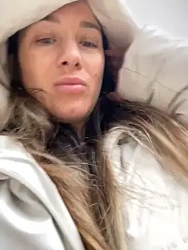 HotXMom online show from October 2025 05:49:02 AM