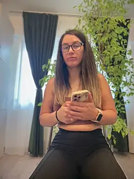 HotXMom online show from June 2026 05:09:02 AM