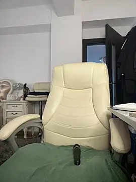 HotXMom online show from July 2026 06:53:01 AM