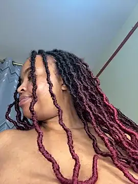 Linahlove online show from November 2025 04:49:01 PM