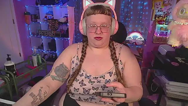 Snapshot of FatVeronica chatting on March 2026 09:15:02 AM FatVeronica online show from March 2026 09:15:02 AM