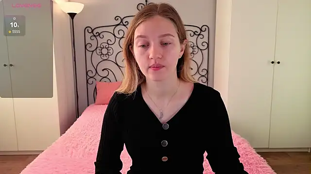 Ksuhesa online show from October 2025 02:04:01 AM