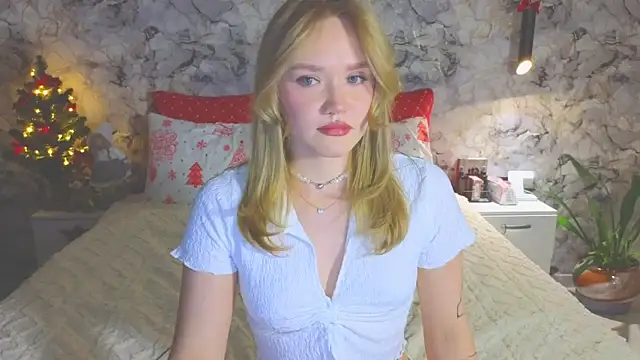 Snapshot of Aurora_Golden1 chatting on December 2025 04:46:02 PM Aurora Golden1 online show from December 2025 04:46:02 PM