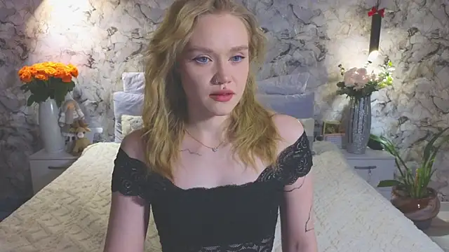 Snapshot of Aurora_Golden1 chatting on February 2026 04:35:02 PM Aurora Golden1 online show from February 2026 04:35:02 PM