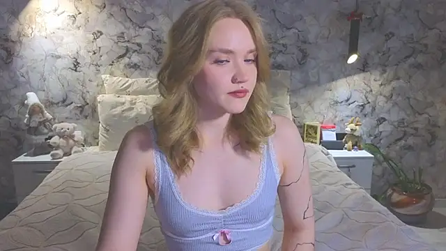 Snapshot of Aurora_Golden1 chatting on April 2026 03:26:01 AM Aurora Golden1 online show from April 2026 03:26:01 AM