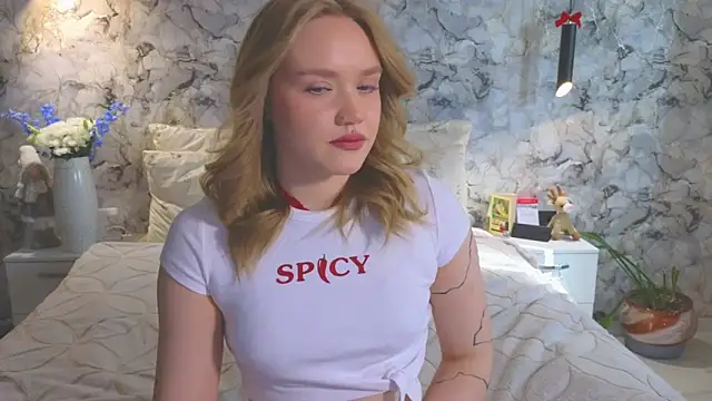 Snapshot of Aurora_Golden1 chatting on April 2026 03:17:02 AM Aurora Golden1 online show from April 2026 03:17:02 AM