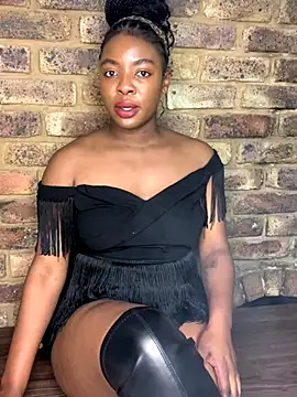 Snapshot of Ass-Queen chatting on September 2025 09:29:02 PM Ass-Queen online show from September 2025 09:29:02 PM