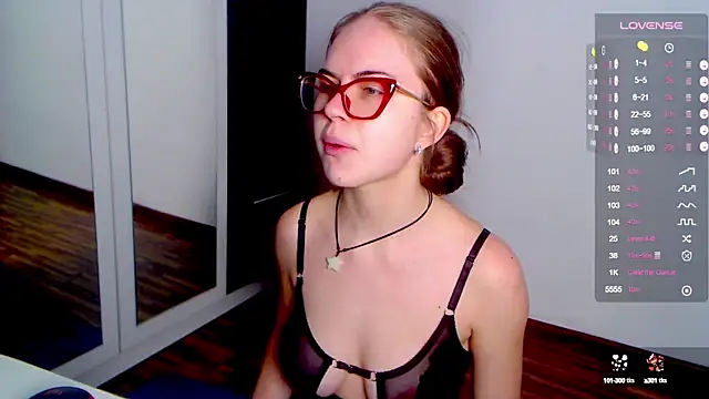 Sarah HS online show from February 2025 02:04:01 PM