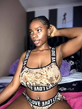 Candy-Heart online show from October 2025 11:46:02 PM