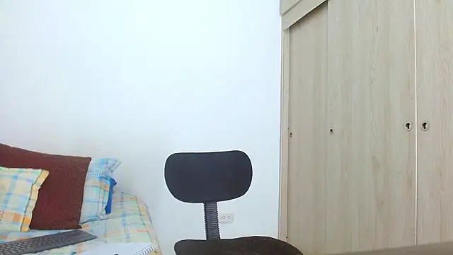 Snapshot of flint_ryan chatting on February 2025 09:16:02 PM flint ryan online show from February 2025 09:16:02 PM