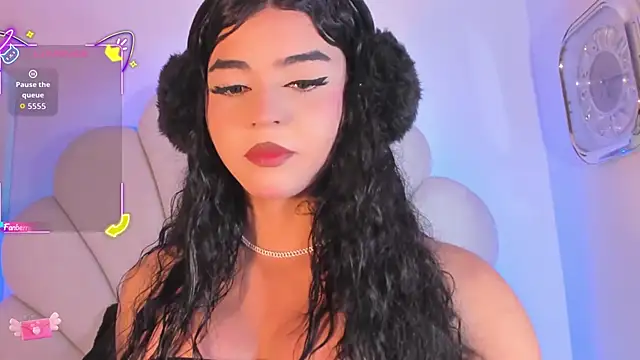 Summer walkerr online show from November 2025 01:06:02 PM