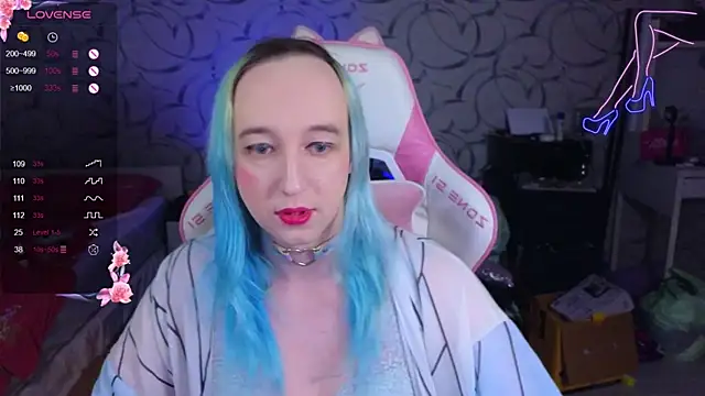 Snapshot of TheTrixy chatting on November 2025 05:39:01 AM TheTrixy online show from November 2025 05:39:01 AM