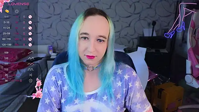 Snapshot of TheTrixy chatting on November 2025 12:27:02 PM TheTrixy online show from November 2025 12:27:02 PM