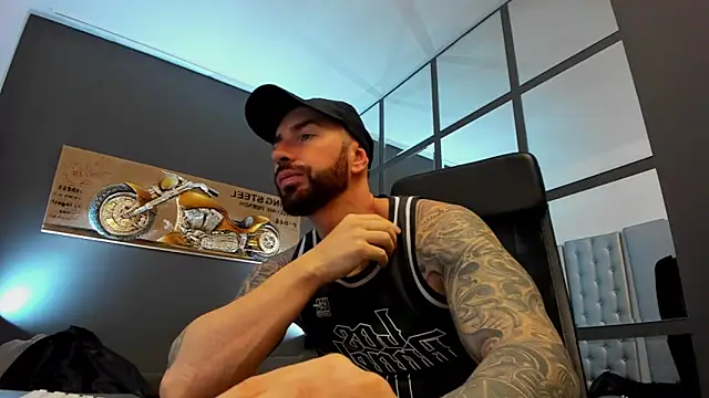 AronGrant online show from December 2024 09:01:01 AM