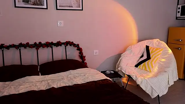 Snapshot of doll_lol_ chatting on April 2026 06:35:01 PM doll lol online show from April 2026 06:35:01 PM