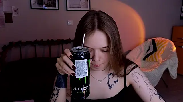 Snapshot of doll_lol_ chatting on April 2026 06:01:01 PM doll lol online show from April 2026 06:01:01 PM