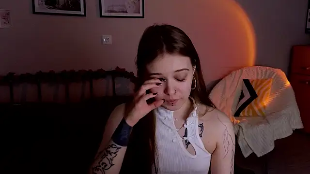 Snapshot of doll_lol_ chatting on April 2026 06:13:02 PM doll lol online show from April 2026 06:13:02 PM