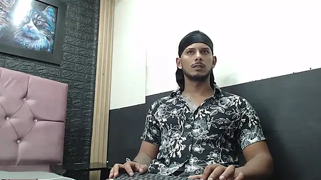 Chris Dick23 online show from October 2025 04:37:02 AM