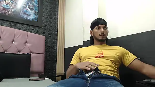 Chris Dick23 online show from October 2025 04:37:01 AM