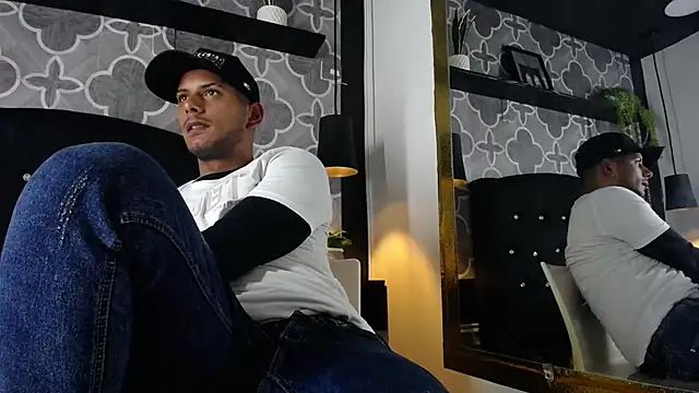 Chris Dick23 online show from July 2026 03:44:01 AM