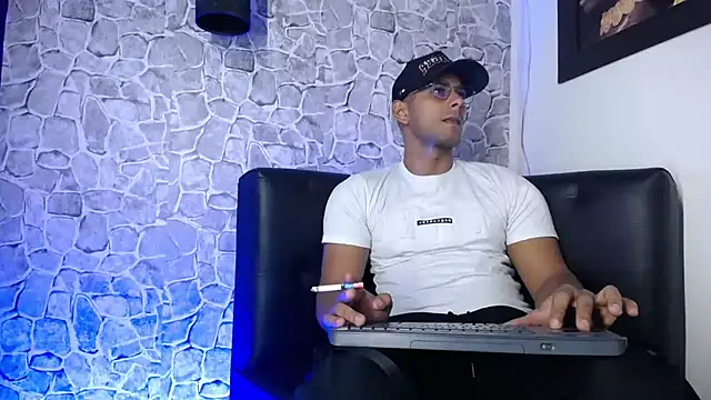 Chris Dick23 online show from July 2026 01:29:01 PM