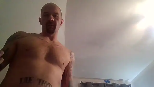 Snapshot of Kinkster615 chatting on January 2025 06:12:01 AM Kinkster615 online show from January 2025 06:12:01 AM