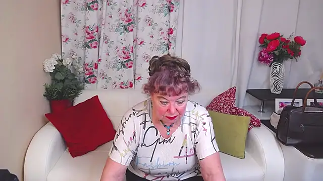 YourHotGranny online show from February 2025 06:31:01 PM
